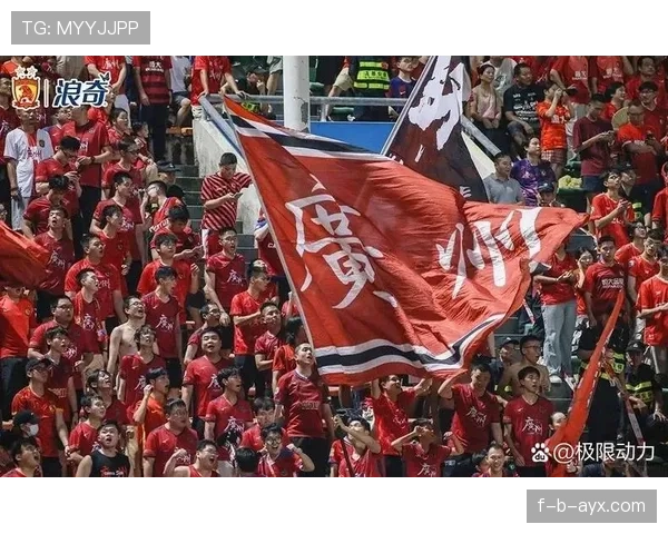 广州队球迷南粤帮团结一心，为球队再创辉煌注入强大动力